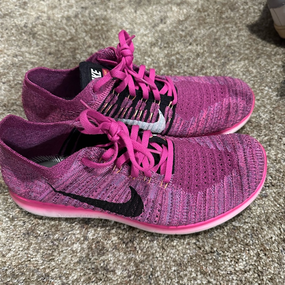 Men’s Nike size 9